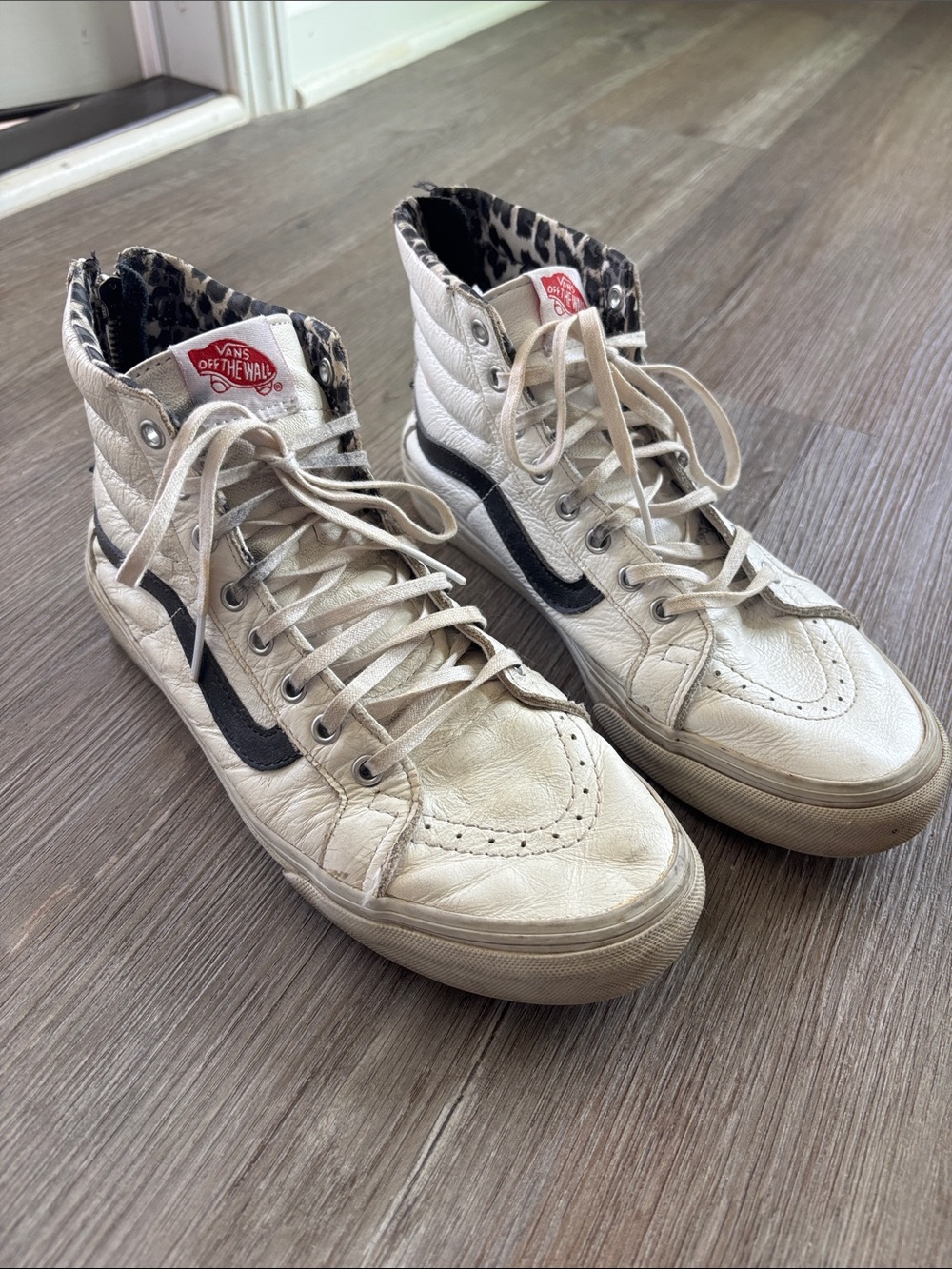 Vans Sk8-Hi Slim Zip in Snow Leopard